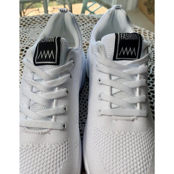 Ladies Nice-Nice Fashion Sneakers White Size 9.5M Mesh Breathable Arch-Soles 639 - Picture 3 of 9